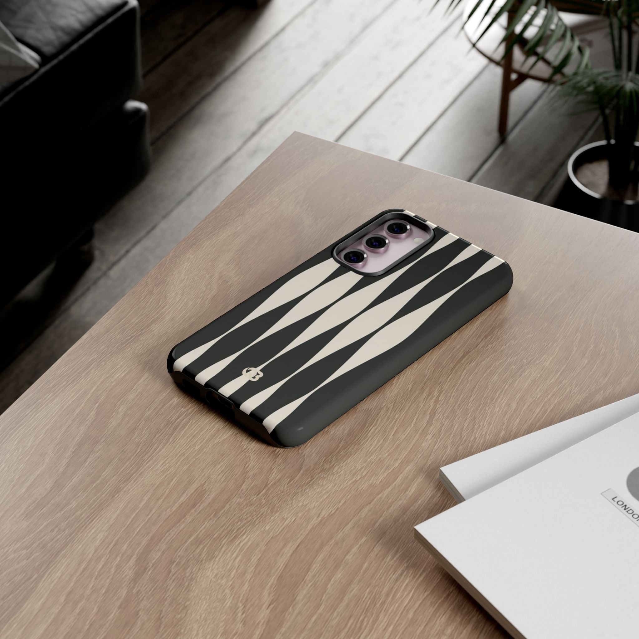 Black Tough Phone Case for Samsung - Ivory Spindle Grid