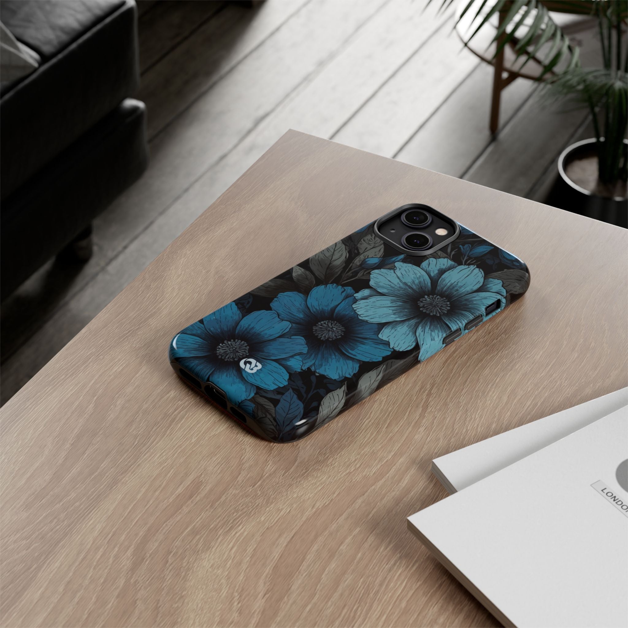 Obsidian Blue Petals · Coque de téléphone Tough pour iPhone