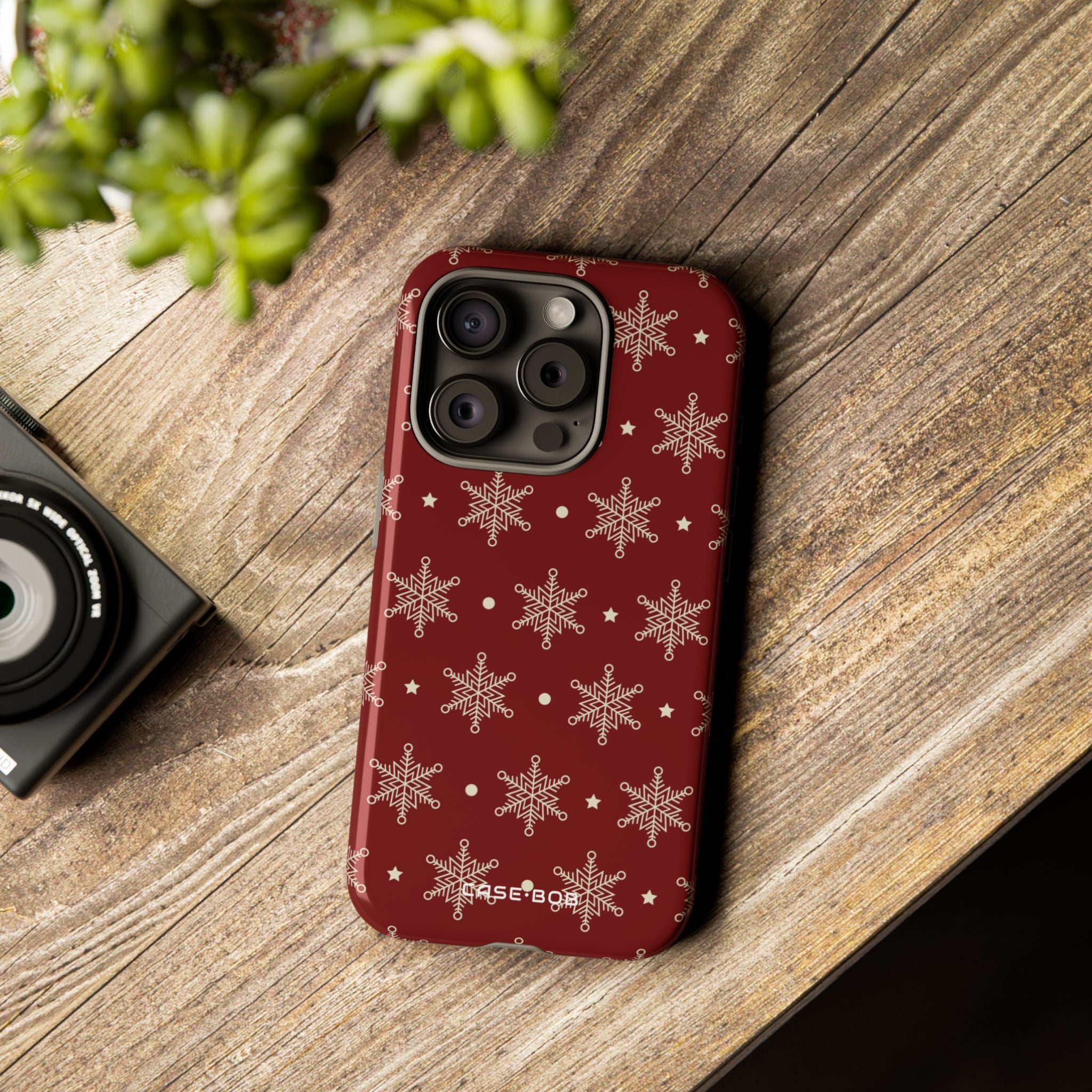 Cream Snowflake Crimson iPhone 15 Pro Skal - Tough