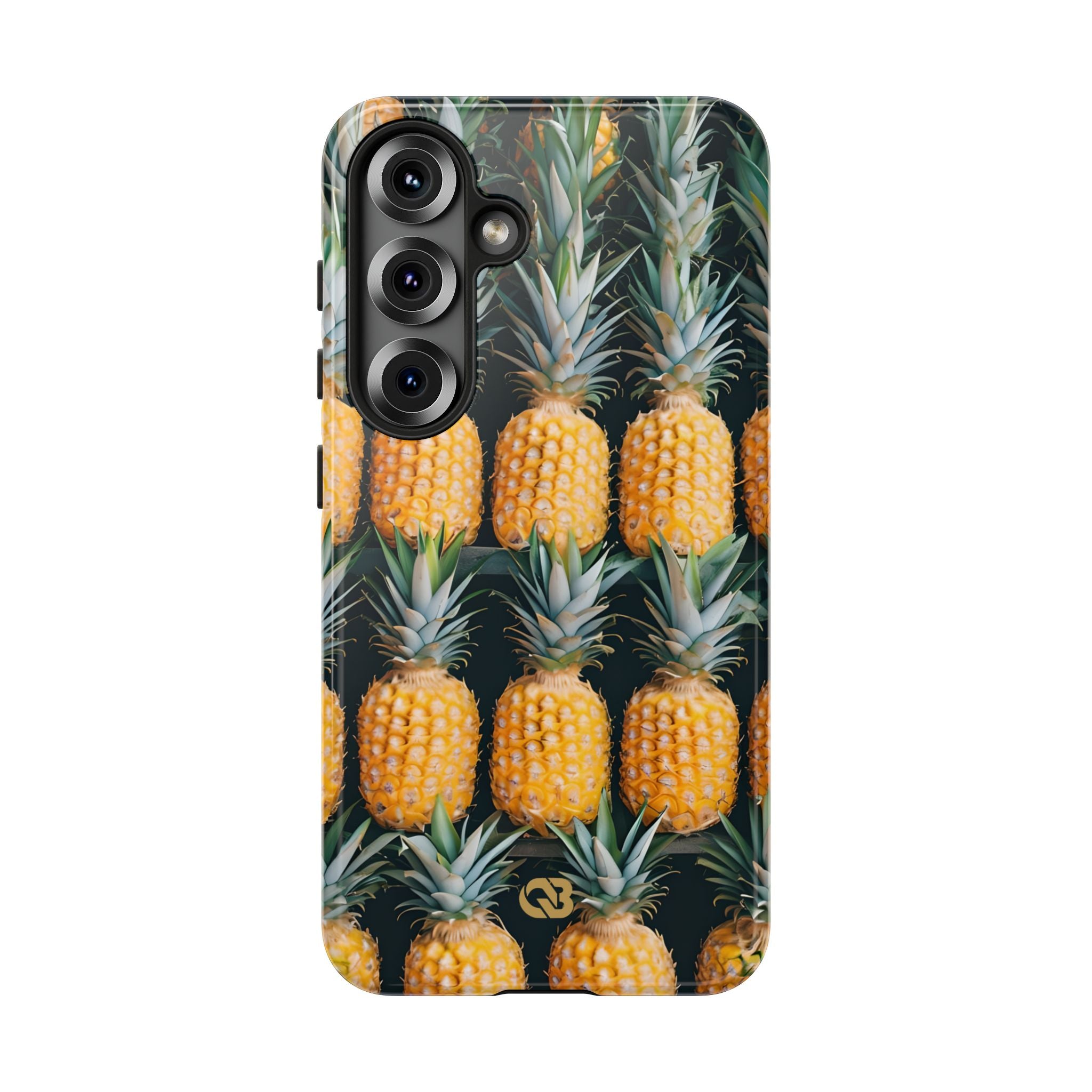 Filas de piñas doradas