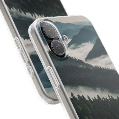Misty Pine Peaks · Soft Hoesje voor iPhone