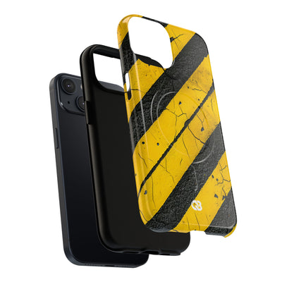 Halkeillut Vaaran Raidat · Tough+ Phone Case for iPhone · Magsafe