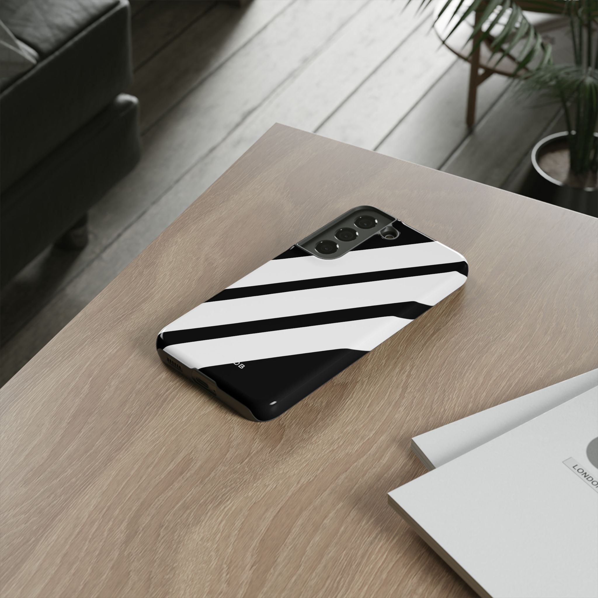 Diagonal Bands Noir Samsung S22 Case - Tough