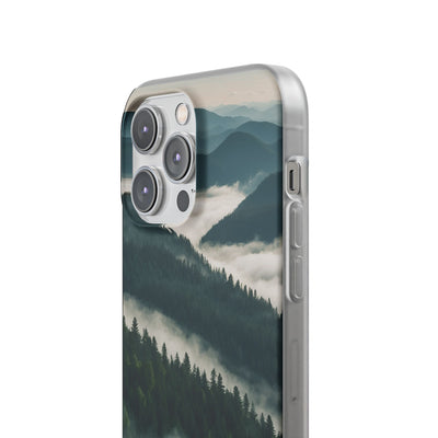 Misty Pine Peaks · Soft Hoesje voor iPhone
