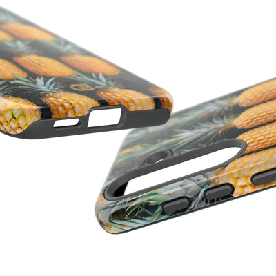 Filas de piñas doradas