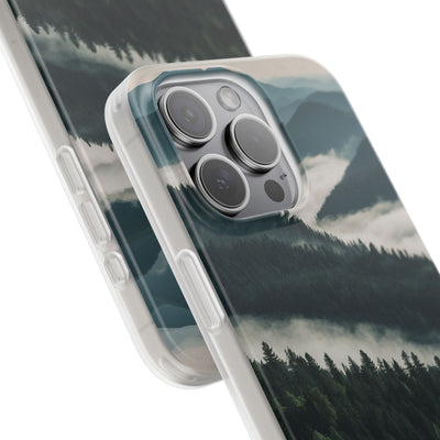 Misty Pine Peaks · Soft Hoesje voor iPhone