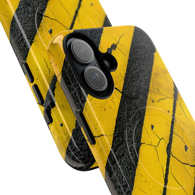 Halkeillut Vaaran Raidat · Tough+ Phone Case for iPhone · Magsafe