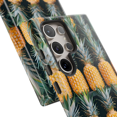 Filas de piñas doradas