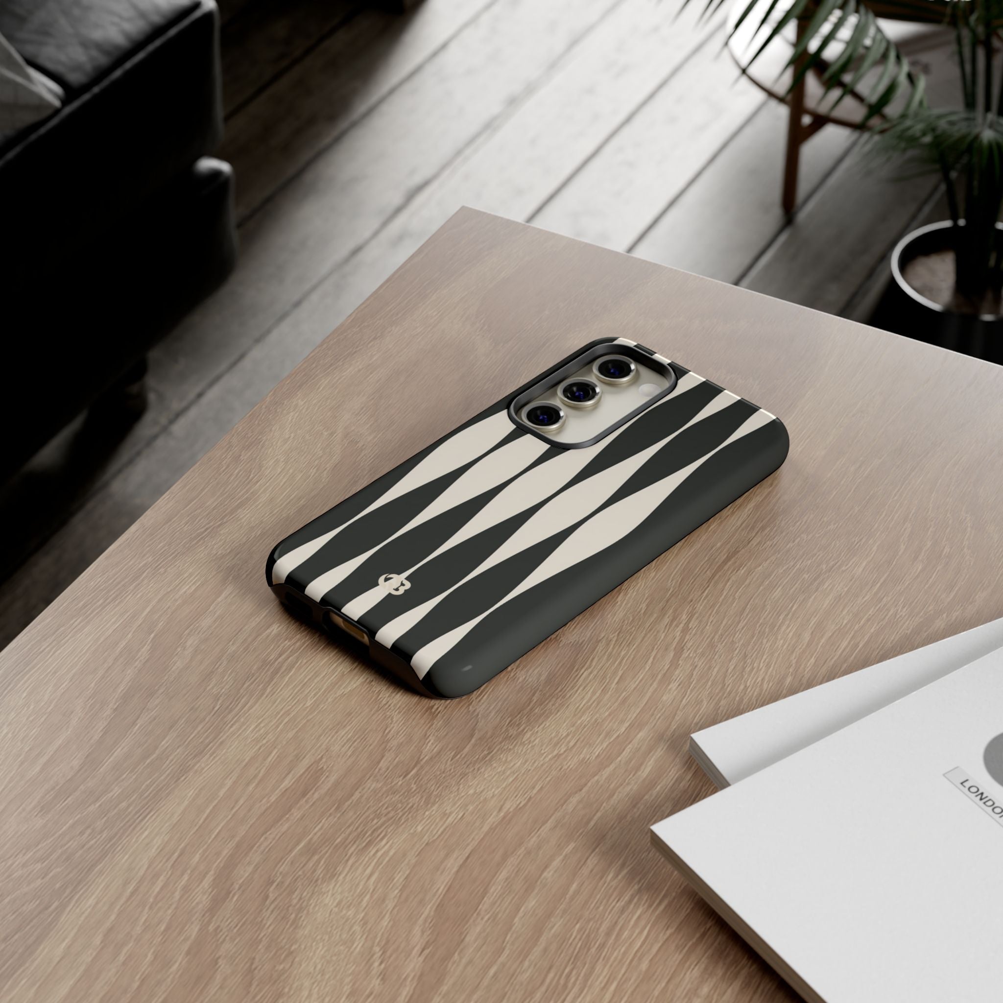 Black Tough Phone Case for Samsung - Ivory Spindle Grid