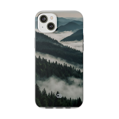 Misty Pine Peaks · Soft Hoesje voor iPhone