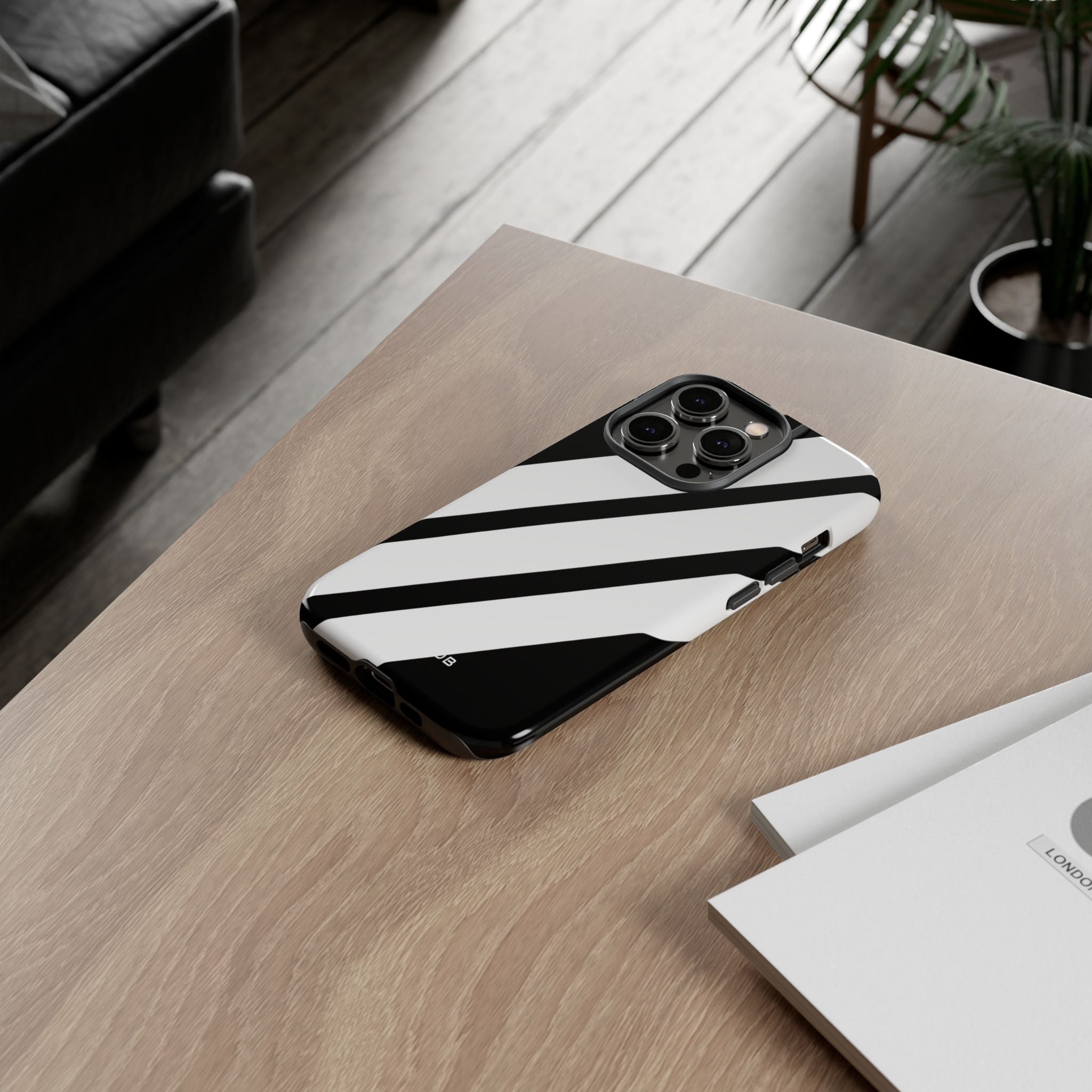 Diagonal Bands Noir iPhone 14 Pro Case - Tough